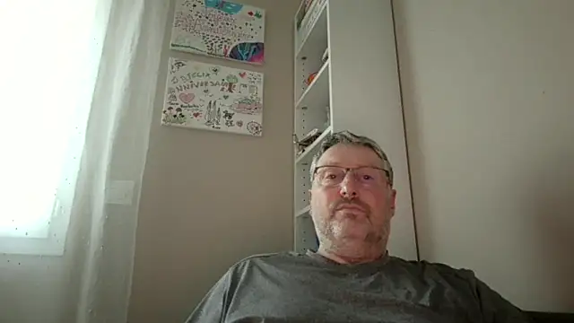 Snapshot of doudou310 chatting on 02/26/26, 05:02 doudou310 online show from 02/26/26, 05:02