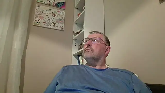 doudou310 online show from 04/19/26, 03:51