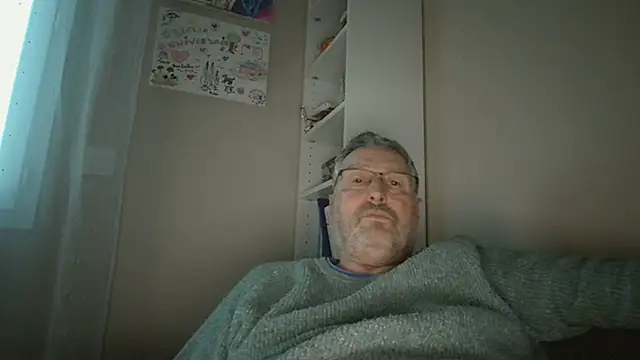 Snapshot of doudou310 chatting on 02/16/26, 05:00 doudou310 online show from 02/16/26, 05:00