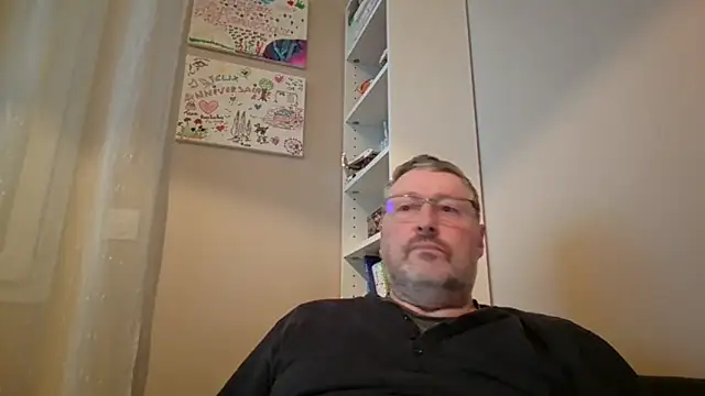 Snapshot of doudou310 chatting on 02/15/26, 05:41 doudou310 online show from 02/15/26, 05:41