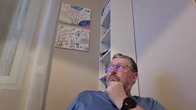 Snapshot of doudou310 chatting on 02/26/26, 04:56 doudou310 online show from 02/26/26, 04:56