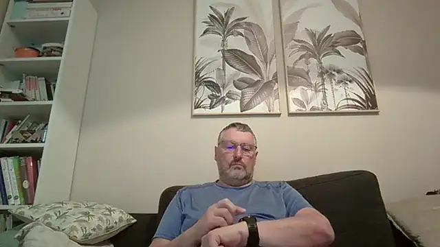 doudou310 online show from 03/15/26, 04:52