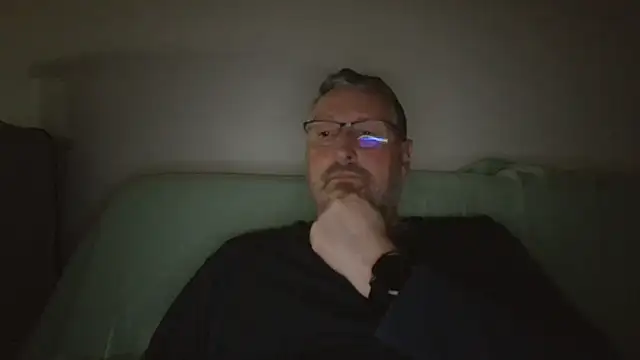 doudou310 online show from 04/05/26, 03:57