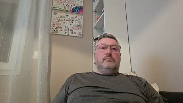 doudou310 online show from 04/01/26, 04:47