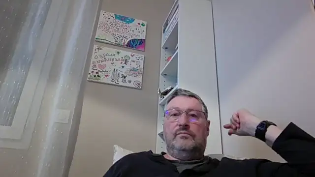 Snapshot of doudou310 chatting on 02/22/26, 04:04 doudou310 online show from 02/22/26, 04:04