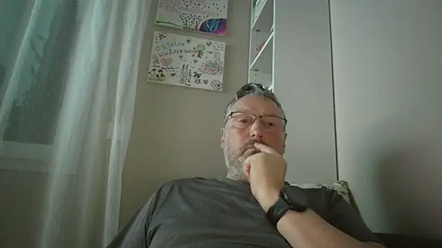 doudou310 online show from 04/13/26, 04:38