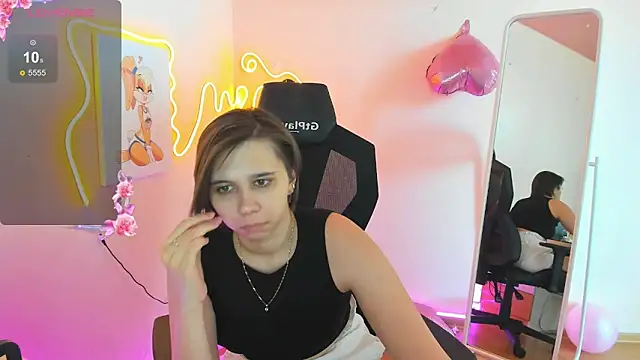 Scarlet Sirenn online show from 02/02/26, 08:46