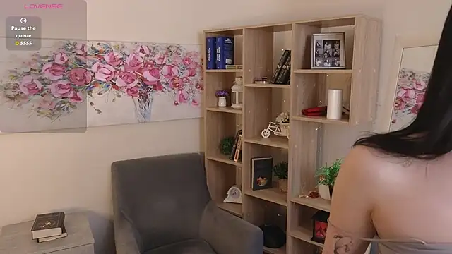 Noiry Vuvez online show from 03/14/26, 06:25