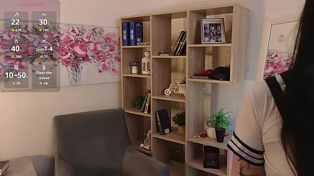 Noiry Vuvez online show from 03/13/26, 06:24