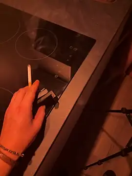 Snapshot of hottogetherNL chatting on 02/12/26, 05:51 hottogetherNL online show from 02/12/26, 05:51