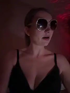 Snapshot of hottogetherNL chatting on 02/19/26, 08:50 hottogetherNL online show from 02/19/26, 08:50