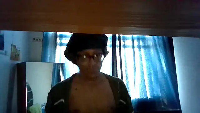 Snapshot of vexahleah chatting on 07/19/26, 03:20 vexahleah online show from 07/19/26, 03:20