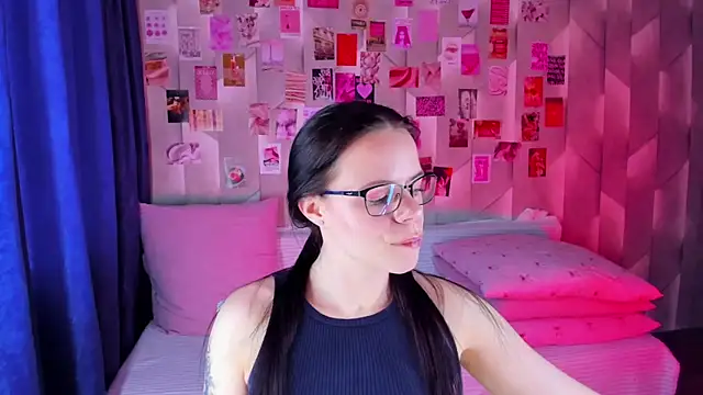 Alanna Pow online show from 04/19/26, 03:07