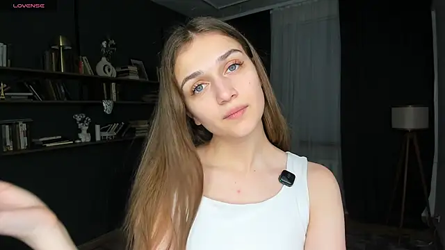 JuliannaLeiding online show from 04/03/26, 07:09