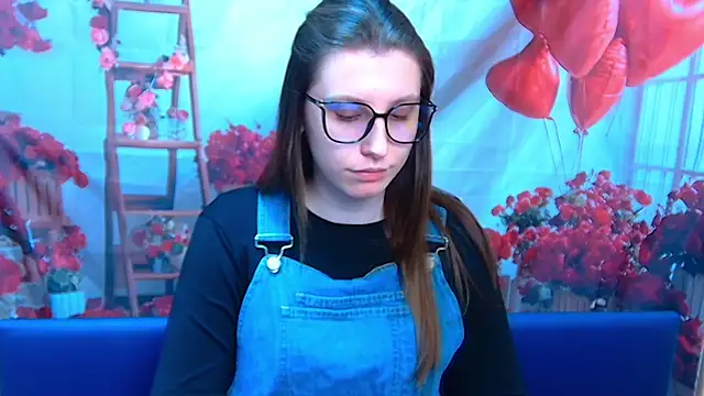 LilianaShine online show from 04/19/26, 05:08