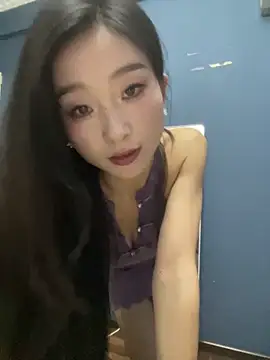 XiaoGui10 online show from 04/28/26, 01:48