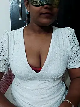 Snapshot of sexybaby3127 chatting on 02/11/26, 04:40 sexybaby3127 online show from 02/11/26, 04:40