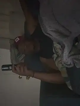 Snapshot of bigdickkeyyy23 chatting on 02/27/26, 09:42 bigdickkeyyy23 online show from 02/27/26, 09:42