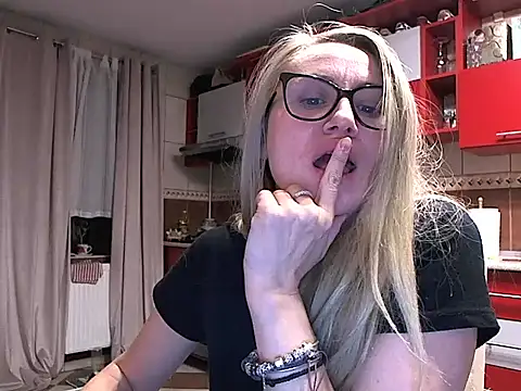 Snapshot of Nataly_Rosy chatting on 02/13/26, 10:43 Nataly Rosy online show from 02/13/26, 10:43