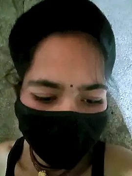 Sunali Bendre online show from 04/03/26, 04:19