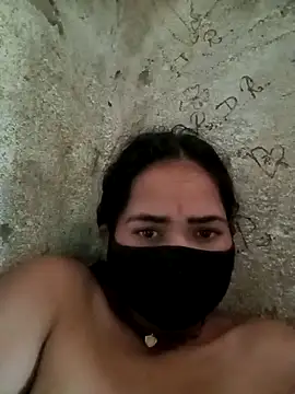 Sunali Bendre online show from 04/11/26, 07:45