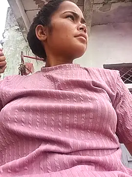 Snapshot of Sunali_Bendre chatting on 07/16/26, 10:56 Sunali Bendre online show from 07/16/26, 10:56