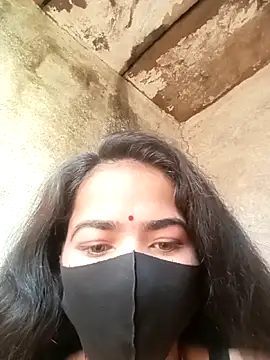 Snapshot of Sunali_Bendre chatting on 02/24/26, 02:23 Sunali Bendre online show from 02/24/26, 02:23