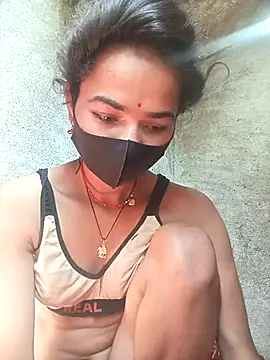 Snapshot of Sunali_Bendre chatting on 03/02/26, 05:08 Sunali Bendre online show from 03/02/26, 05:08