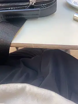 Snapshot of sifoubba91 chatting on 04/05/26, 11:50 sifoubba91 online show from 04/05/26, 11:50