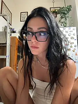 Snapshot of alibi_room chatting on 07/15/26, 10:28 alibi room online show from 07/15/26, 10:28