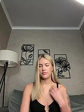 Snapshot of xXKelly_bonb0nXx chatting on 07/15/26, 04:03 xXKelly bonb0nXx online show from 07/15/26, 04:03