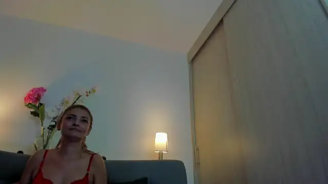 Snapshot of roxana_sinsx chatting on 02/05/26, 03:24 roxana sinsx online show from 02/05/26, 03:24