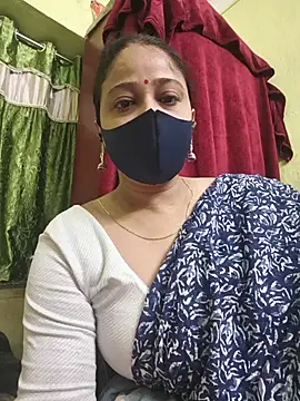 Snapshot of kashish_bhabhi chatting on 04/22/26, 11:17 kashish bhabhi online show from 04/22/26, 11:17
