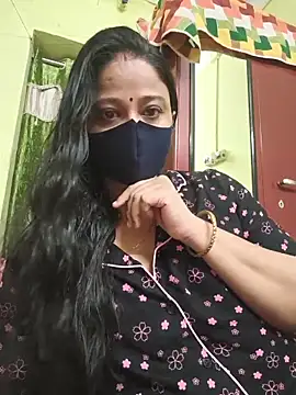 Snapshot of kashish_bhabhi chatting on 05/18/26, 05:51 kashish bhabhi online show from 05/18/26, 05:51