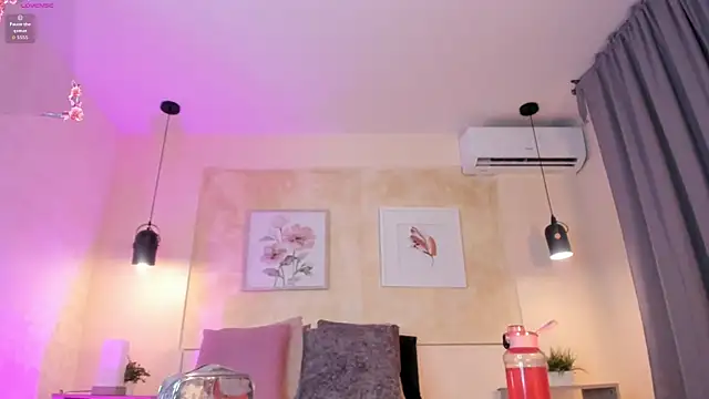 Snapshot of IsabellaSweet__ chatting on 02/13/26, 03:50 IsabellaSweet online show from 02/13/26, 03:50