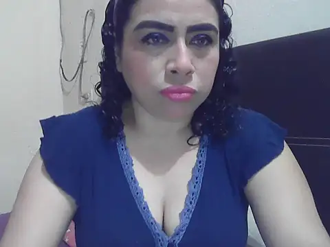 Snapshot of DalilahMx chatting on 02/17/26, 04:04 DalilahMx online show from 02/17/26, 04:04