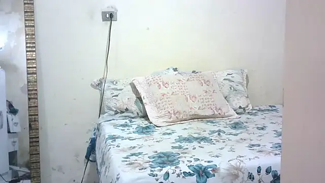 lorraine2036 online show from 03/18/26, 04:52