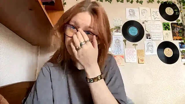 LaureenVielma online show from 04/05/26, 08:21