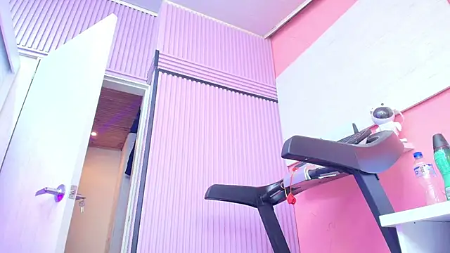 NaomiAmazing01 online show from 05/30/26, 12:17