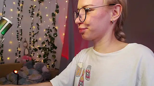 Mia  Jensen online show from 03/31/26, 11:01