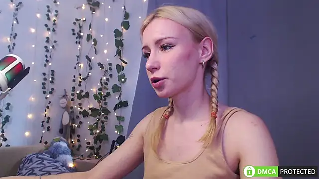 Mia  Jensen online show from 04/15/26, 11:27