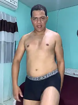 Snapshot of Loaisn chatting on 02/17/26, 12:52 Loaisn online show from 02/17/26, 12:52