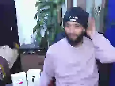 Snapshot of _noahdiaz chatting on 02/21/26, 10:56 noahdiaz online show from 02/21/26, 10:56