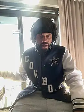 Snapshot of magic_man1085 chatting on 02/24/26, 02:29 magic man1085 online show from 02/24/26, 02:29