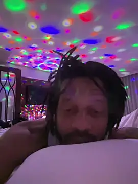 Snapshot of magic_man1085 chatting on 02/26/26, 10:48 magic man1085 online show from 02/26/26, 10:48