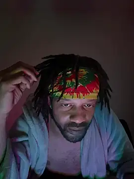 Snapshot of magic_man1085 chatting on 02/05/26, 05:09 magic man1085 online show from 02/05/26, 05:09