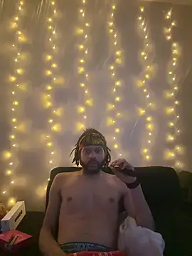 Snapshot of magic_man1085 chatting on 02/09/26, 03:32 magic man1085 online show from 02/09/26, 03:32