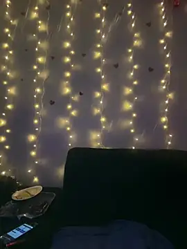 Snapshot of magic_man1085 chatting on 02/15/26, 09:36 magic man1085 online show from 02/15/26, 09:36