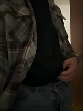 latinocalientehot online show from 04/10/26, 06:26