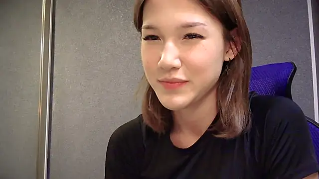 Snapshot of lilXdomiii chatting on 06/10/26, 03:13 lilXdomiii online show from 06/10/26, 03:13